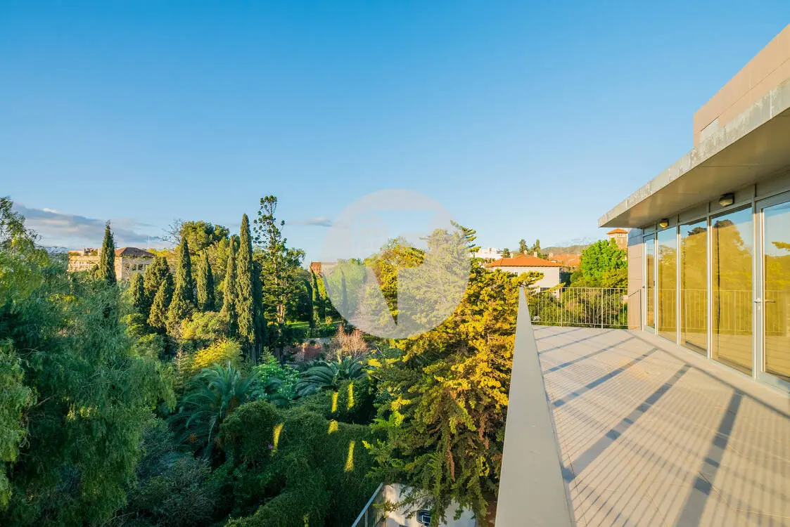Edifici amb gran imatge corporativa i terrassa privativa a l'exclusiva Av Tibidabo. Barcelona 2