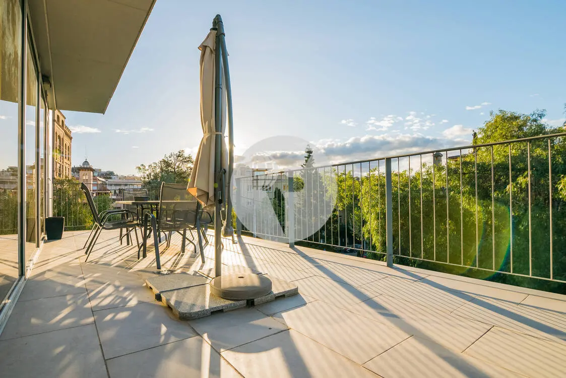 Edifici amb gran imatge corporativa i terrassa privativa a l'exclusiva Av Tibidabo. Barcelona 24
