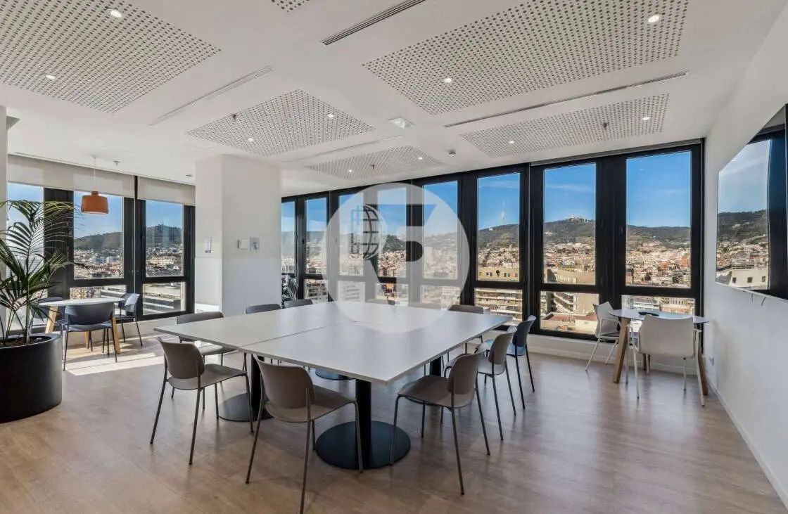OFICINA CON VISTAS AL MAR Y TERRAZA PRIVATIVA – AVENIDA DIAGONAL, BARCELONA - imagen 2