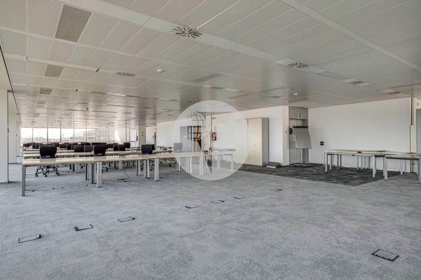 ON BUILDING - imagen 14