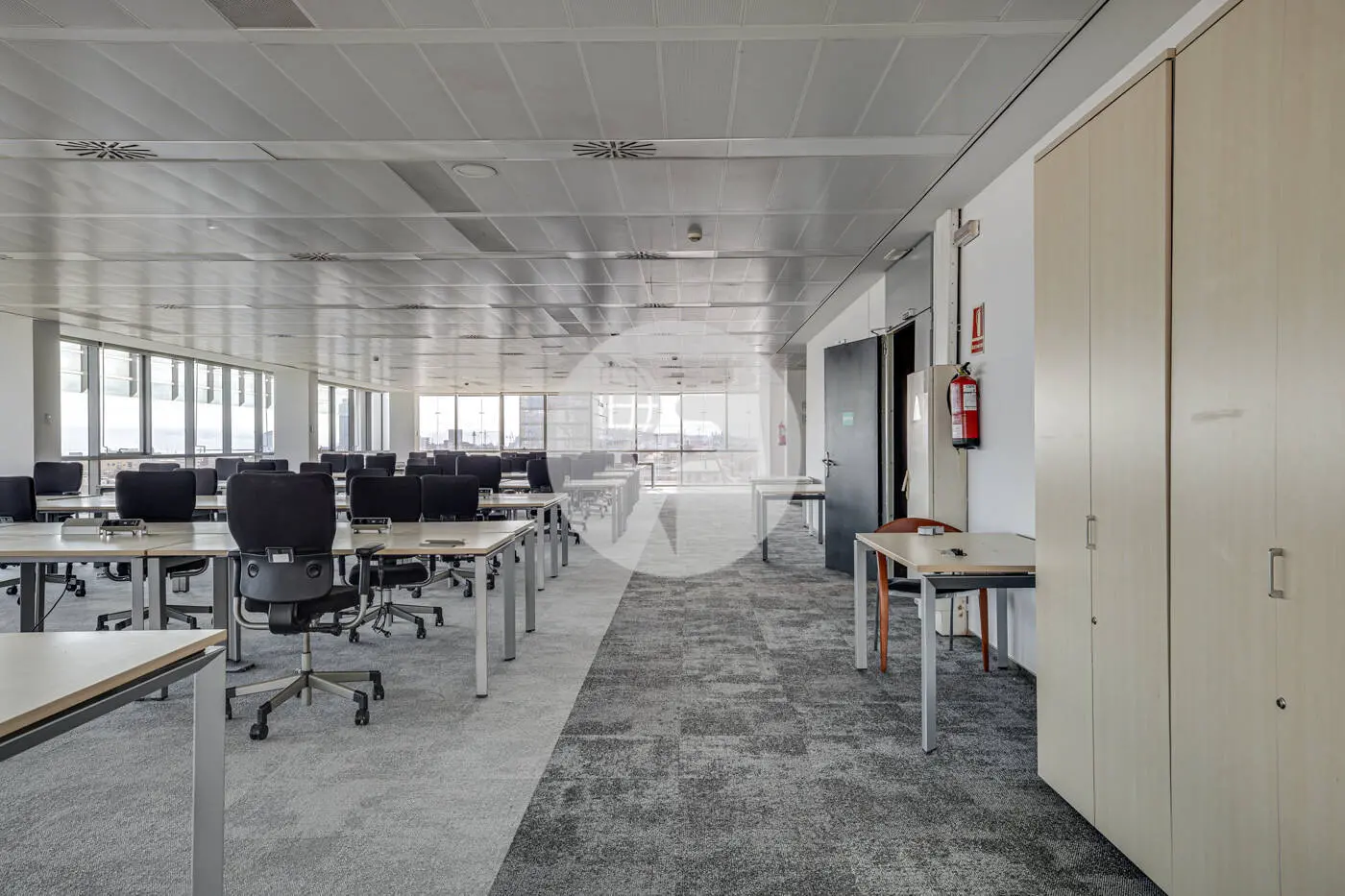 ON BUILDING - imagen 7