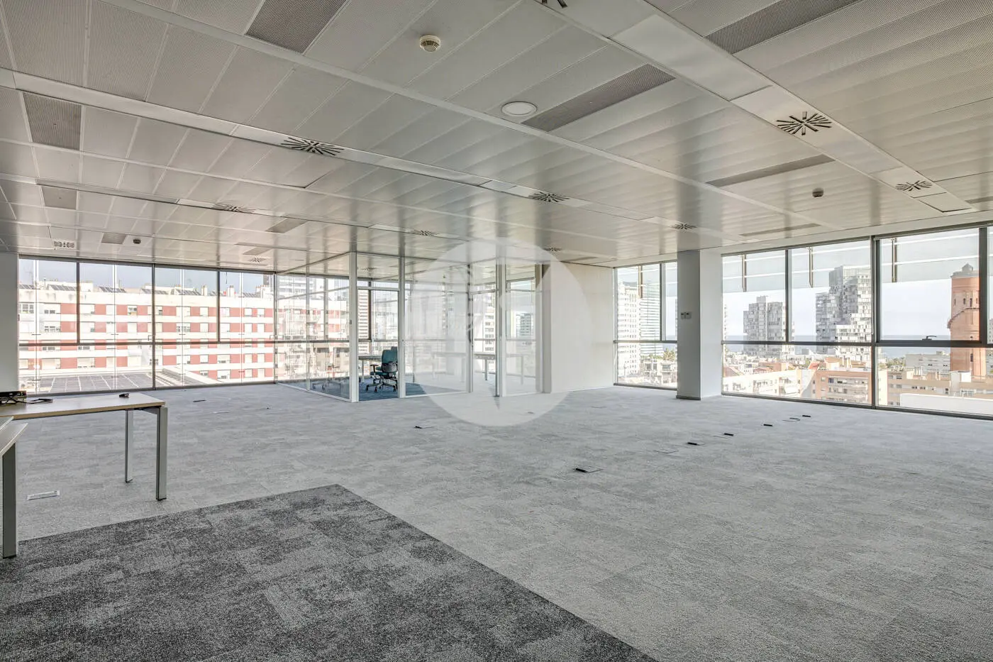ON BUILDING - imagen 19