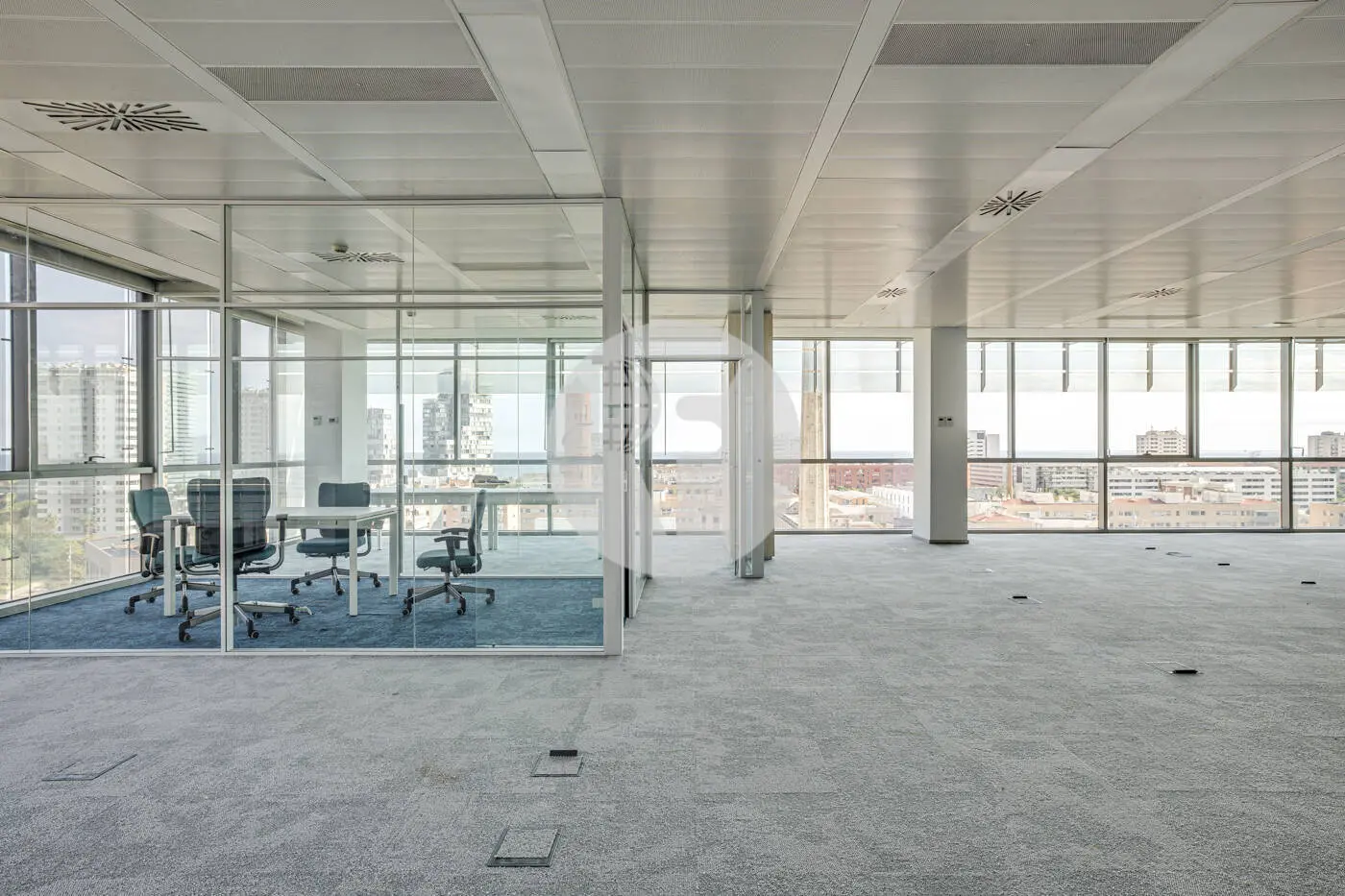 ON BUILDING - imagen 21