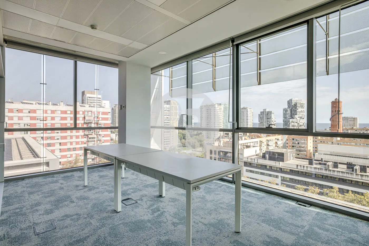 ON BUILDING - imagen 8