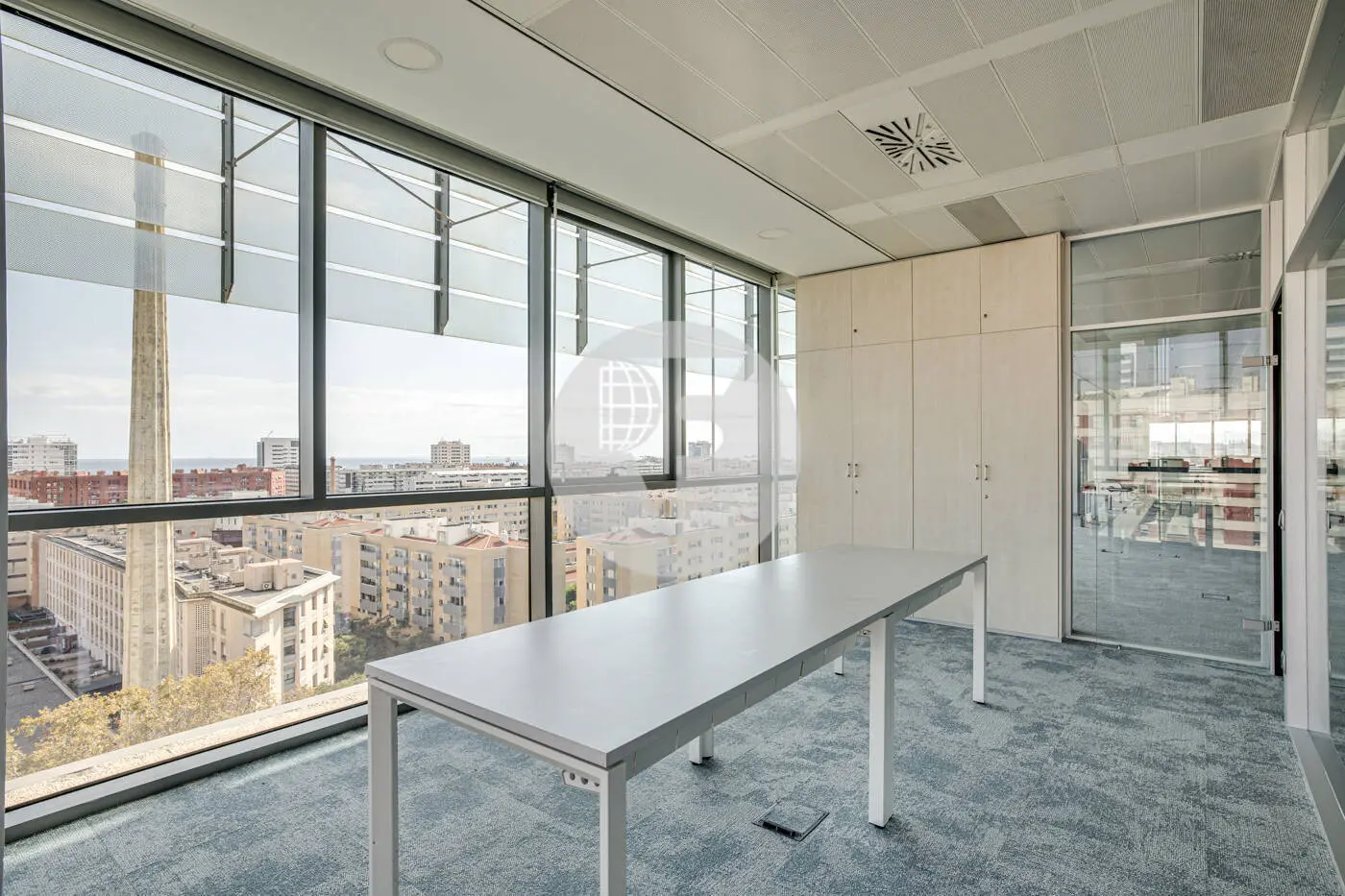 ON BUILDING - imagen 11