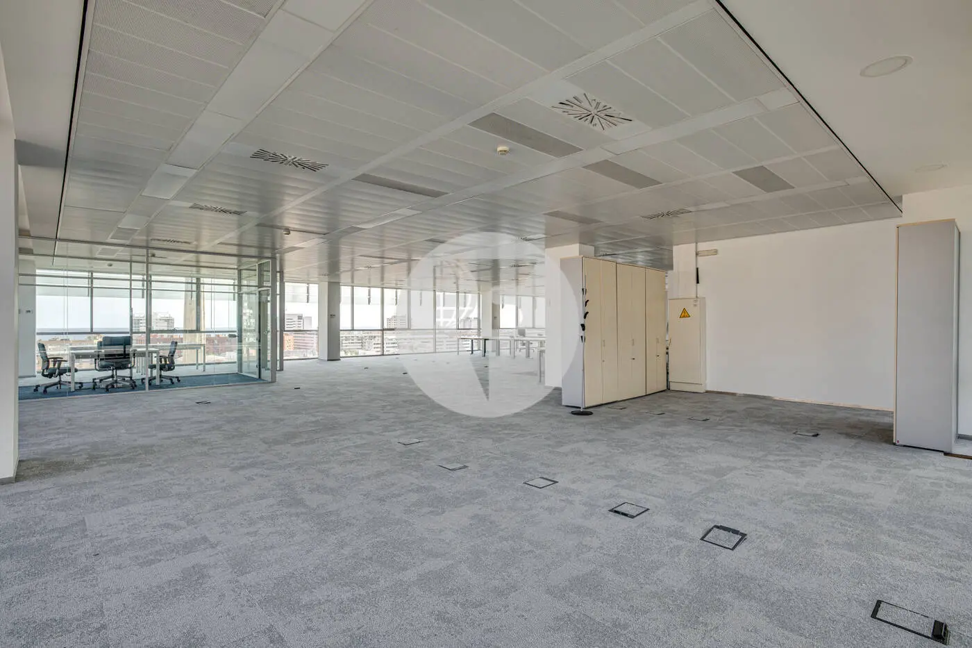ON BUILDING - imagen 22