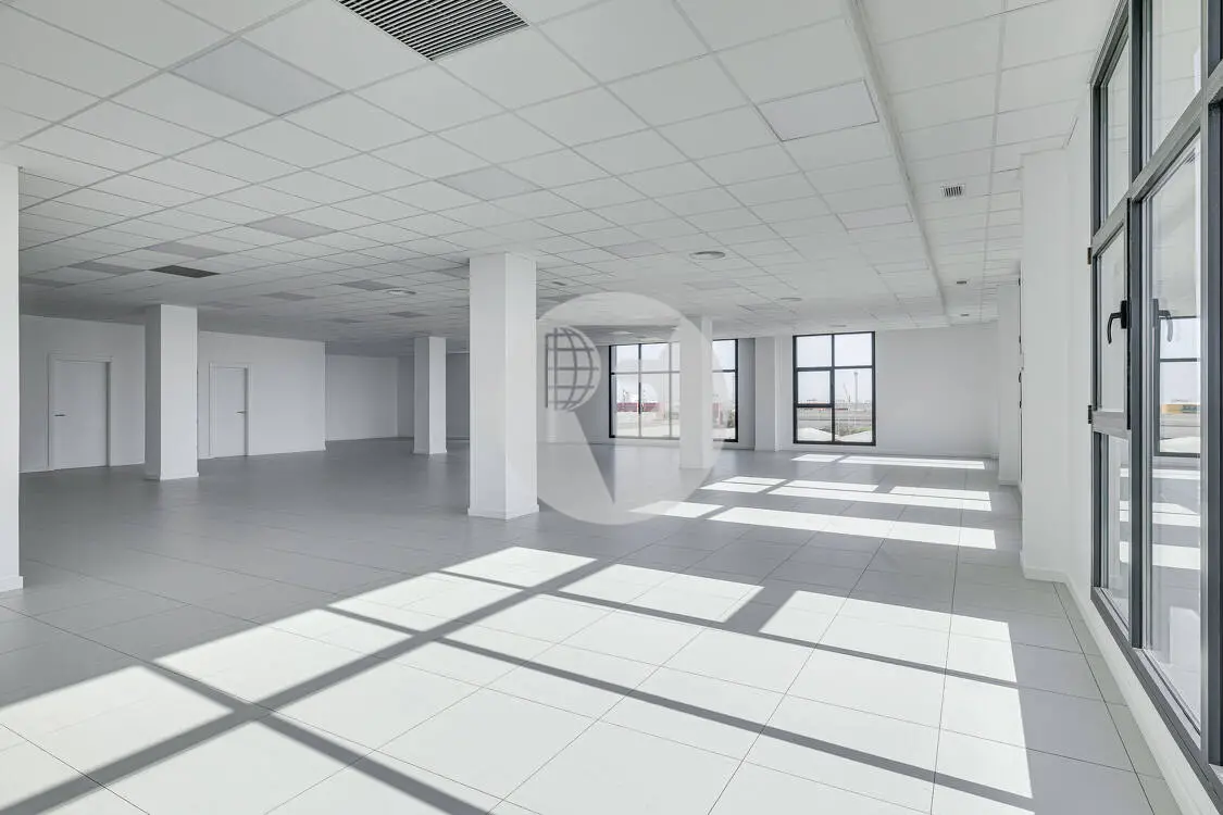 Oficina en alquiler próximo a Fira de Barcelona y Plaza Europa. - imagen 29