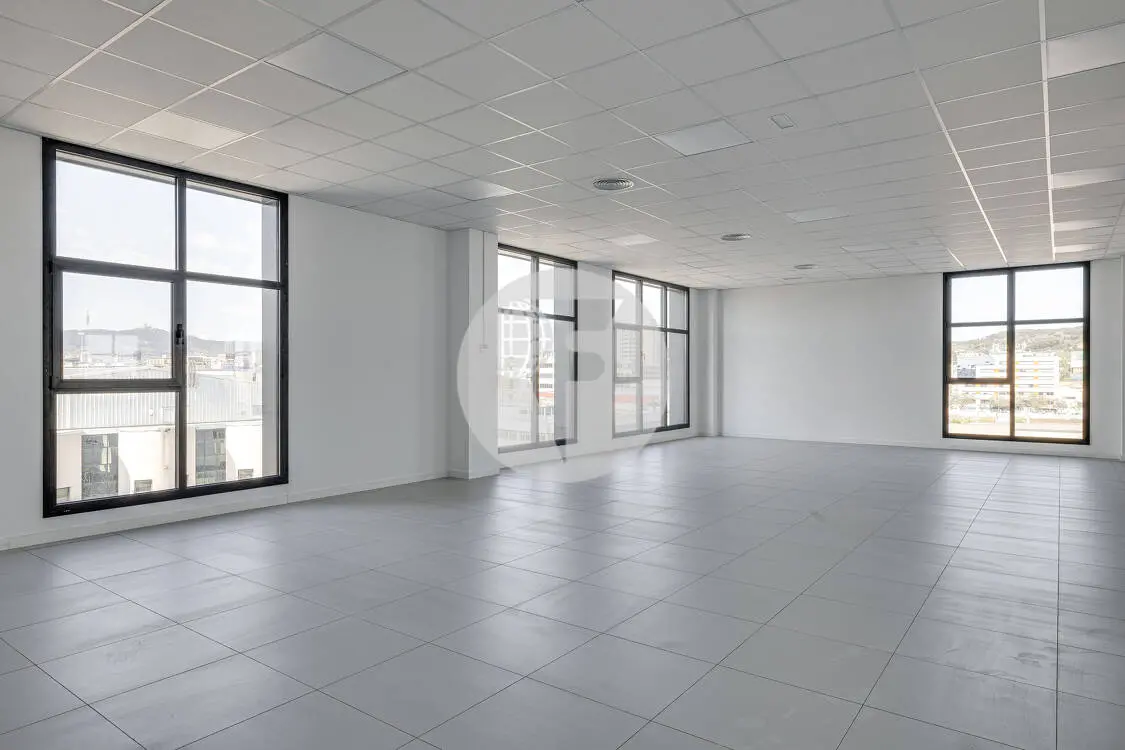 Oficina en alquiler próximo a Fira de Barcelona y Plaza Europa. - imagen 16