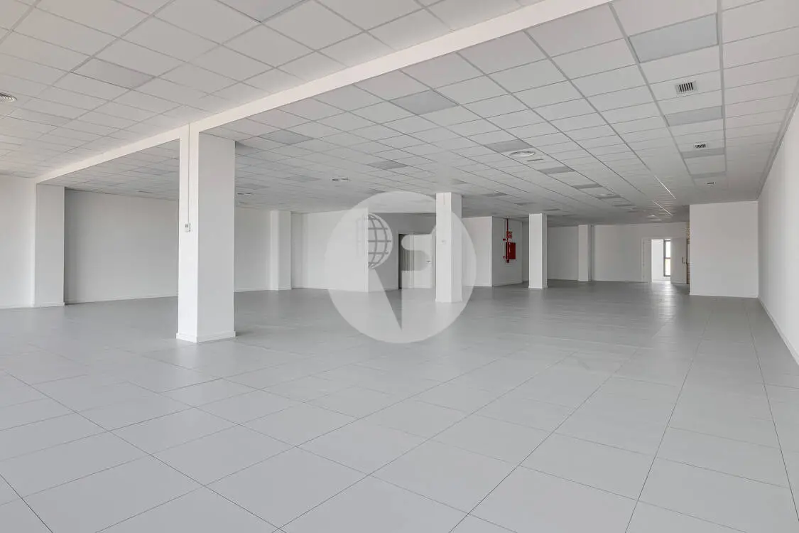 Oficina en alquiler próximo a Fira de Barcelona y Plaza Europa. - imagen 23