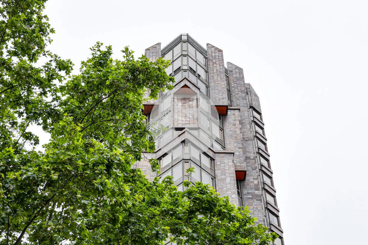 Exclusiva Oficina en Alquiler en Barcelona | Torre Urquinaona | Planta 10 con Vistas Panorámicas - imagen 27
