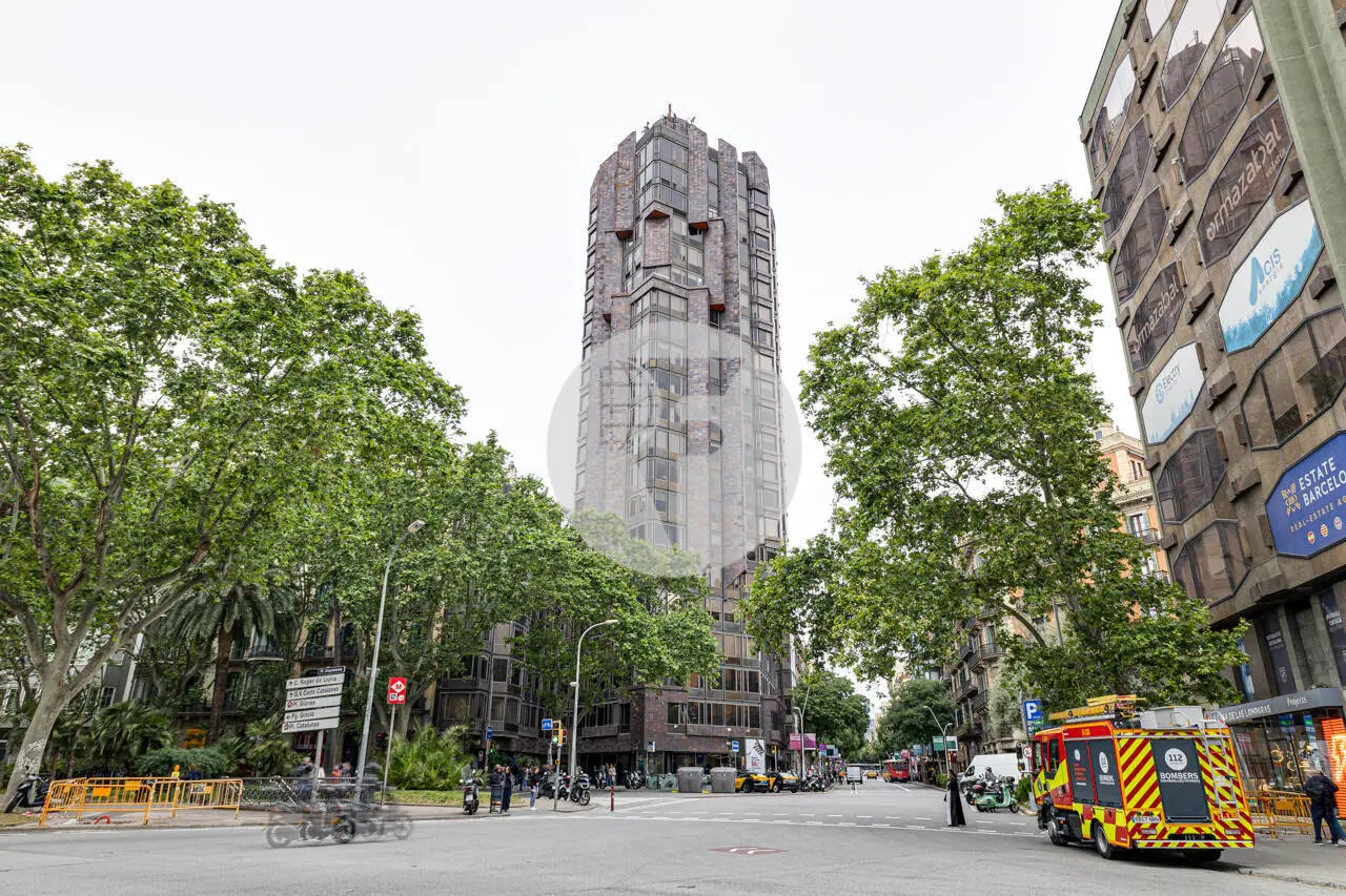Exclusiva Oficina en Alquiler en Barcelona | Torre Urquinaona | Planta 10 con Vistas Panorámicas - imagen 29