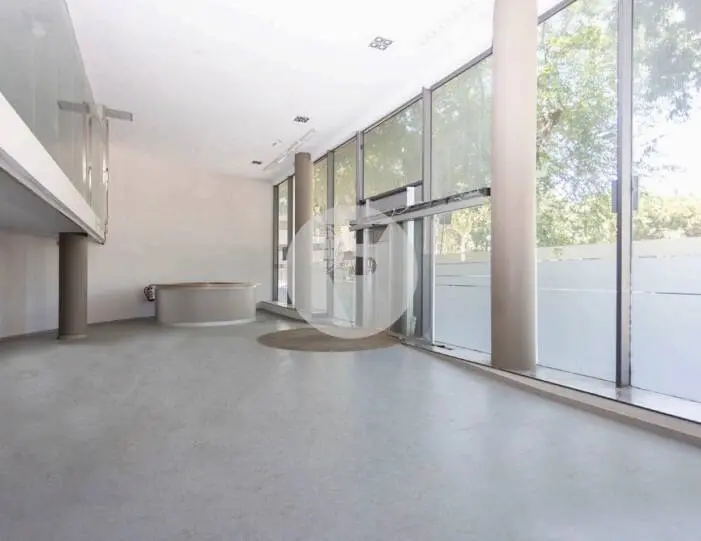 Sede Corporativa Exclusiva en Arc de Triomf | 2.003 m² con Auditorio y Terraza - imagen 3