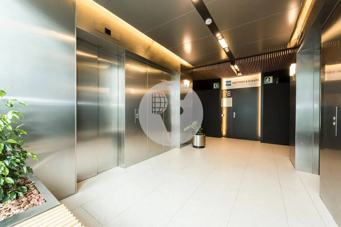 ON BUILDING - imagen 15