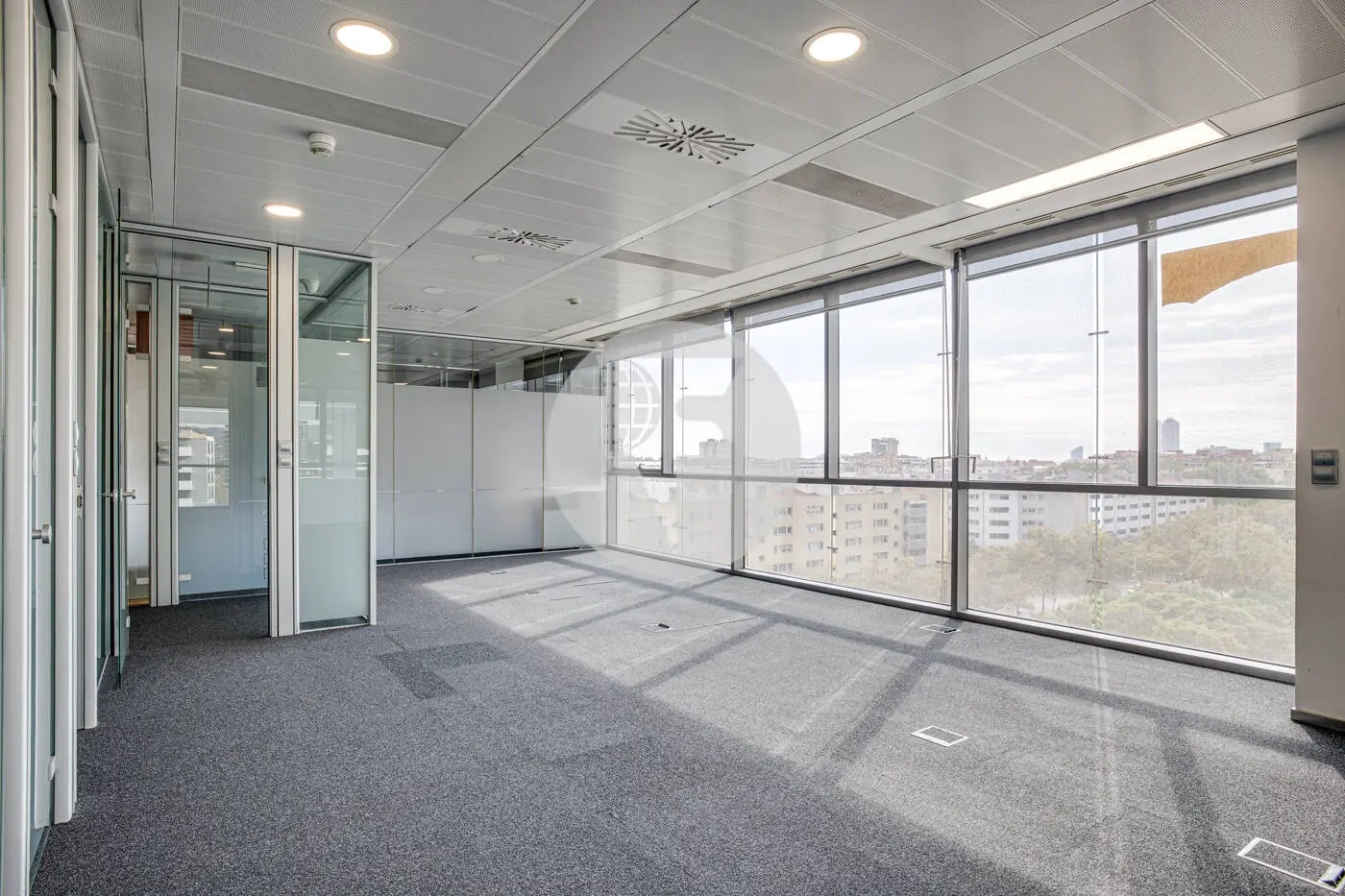 ON BUILDING - imagen 14