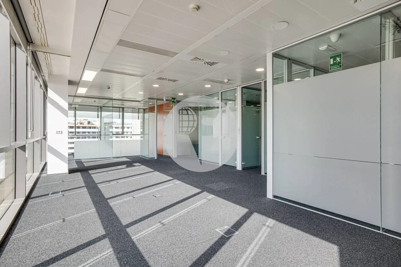 ON BUILDING - imagen 8