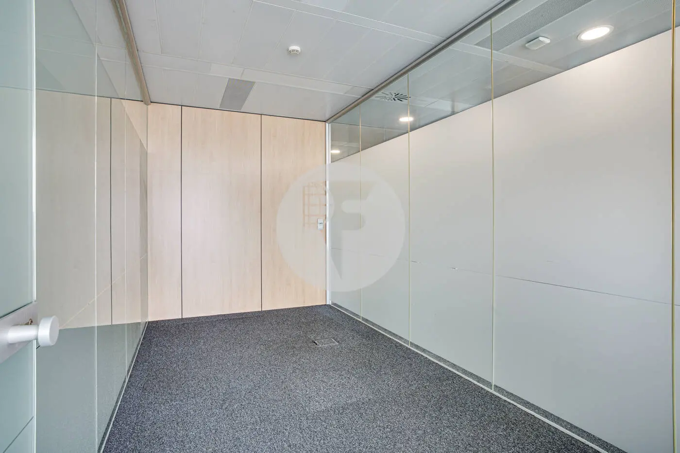 ON BUILDING - imagen 16