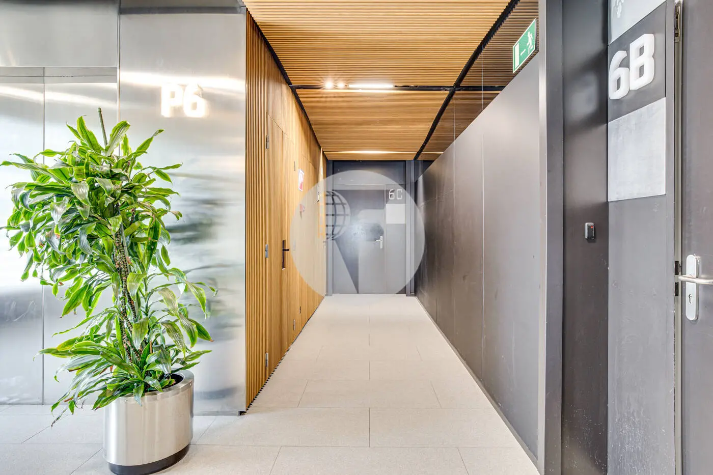 ON BUILDING - imagen 23