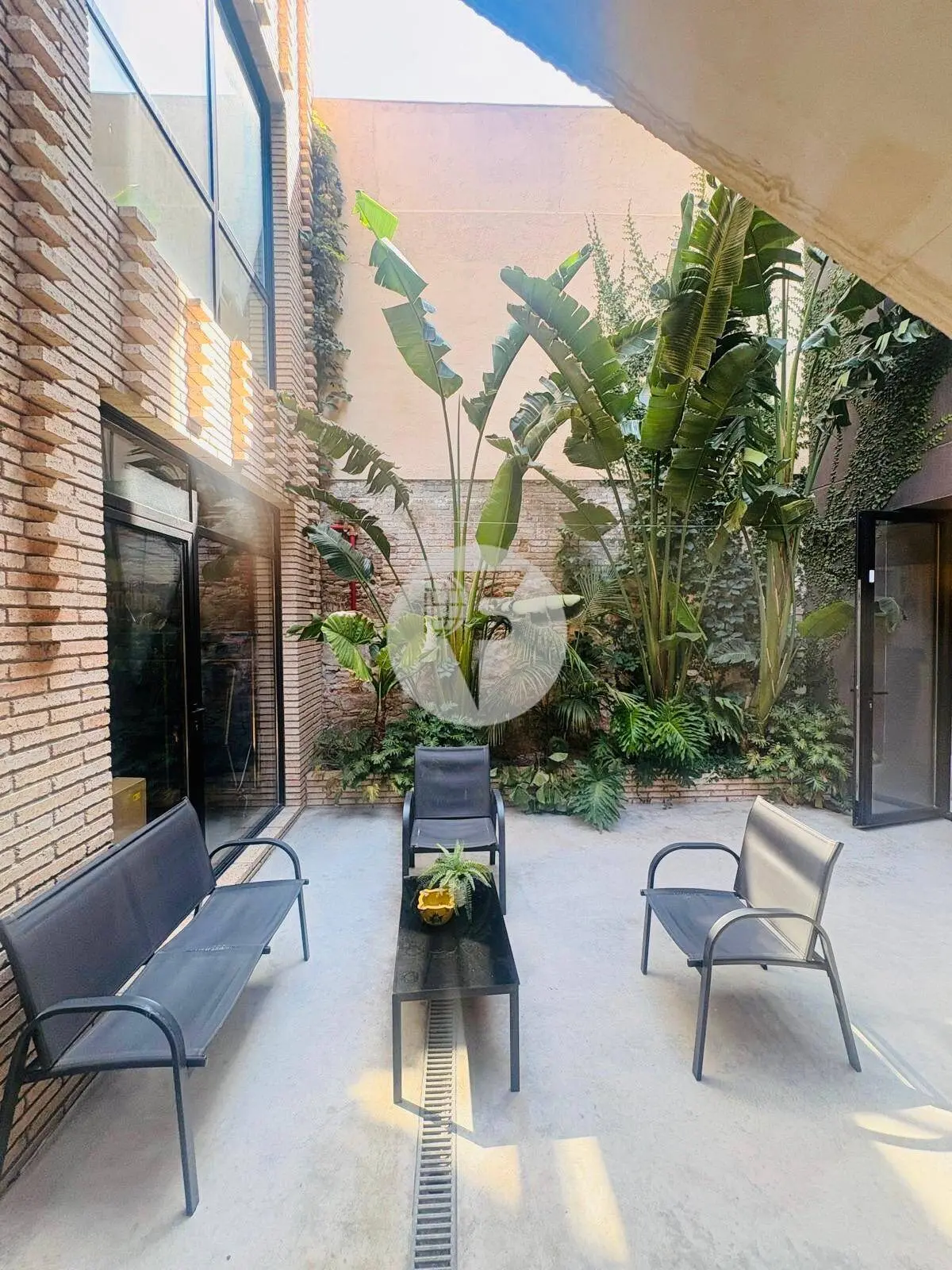 OFICINA DE DISEÑO EN POBLENOU - imagen 9