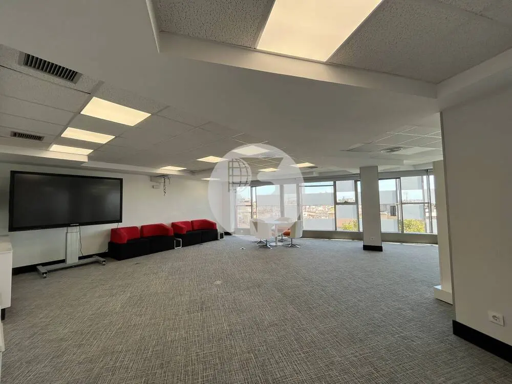Oficina de 957 m² en alquiler en Eixample con capacidad para 90 puestos - imagen 2