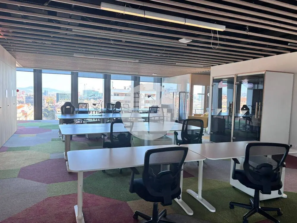 Oficina implantada en edificio corporativo junto a Plaza de les Glòries – Barcelona 22@ - imagen 5
