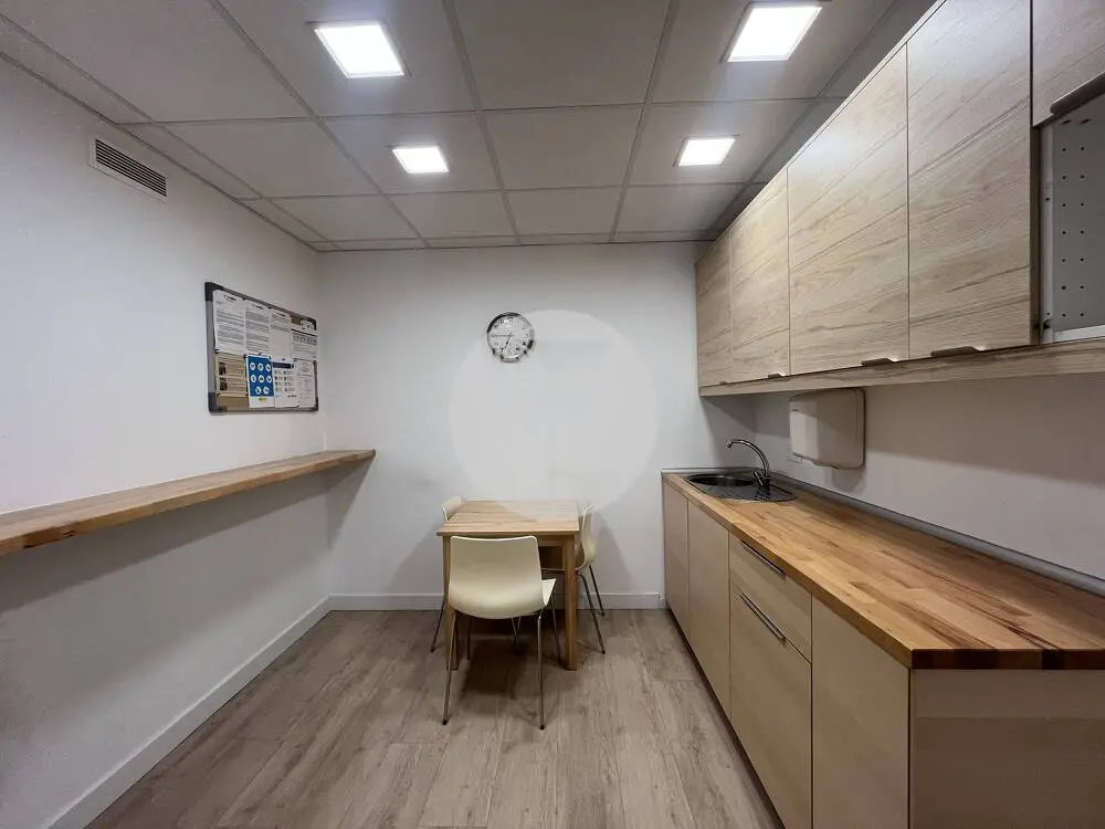 OFICINA CORPORATIVA IMPLANTADA EN MUNTANER JUNTO A AVENIDA DIAGONAL - imagen 14