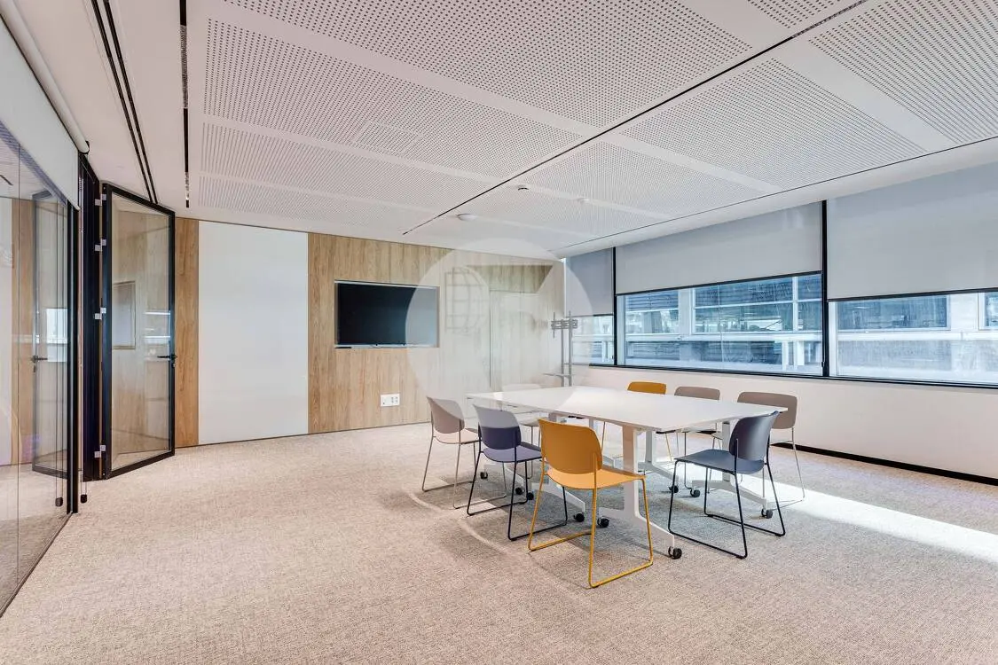 OFICINA PLUG & PLAY EN TORRE LLACUNA – TERRAZA PRIVADA Y VISTAS EN EL 22@ - imagen 33