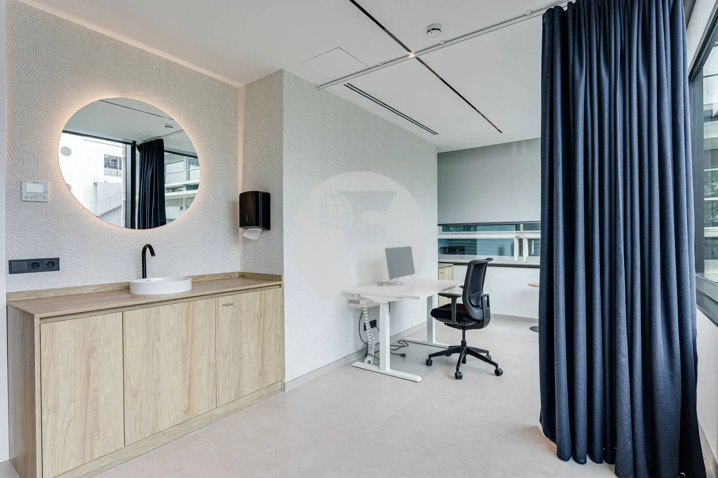 OFICINA PLUG & PLAY EN TORRE LLACUNA – TERRAZA PRIVADA Y VISTAS EN EL 22@ - imagen 34