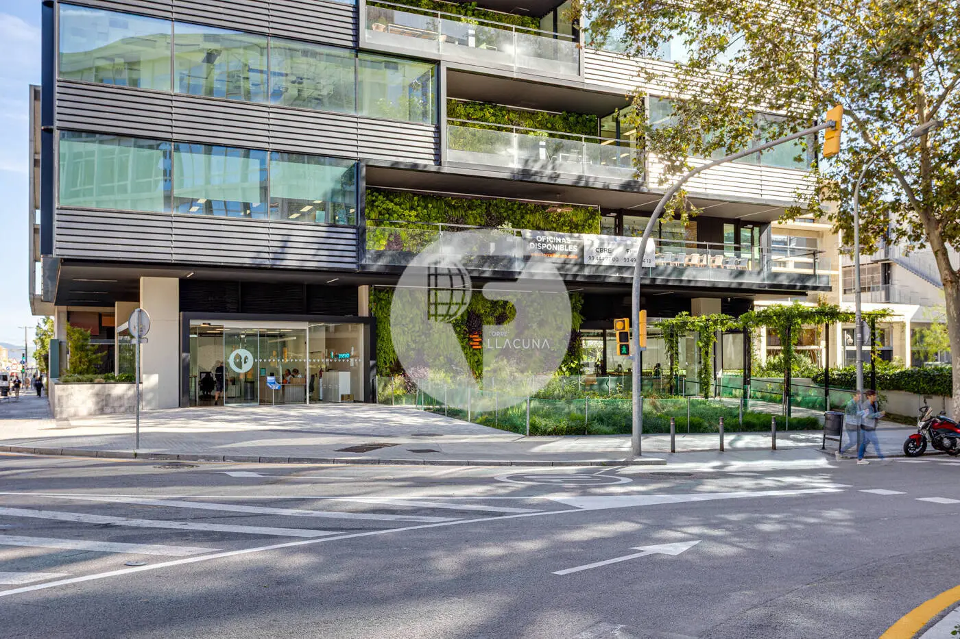 OFICINA PLUG & PLAY EN TORRE LLACUNA – TERRAZA PRIVADA Y VISTAS EN EL 22@ - imagen 25