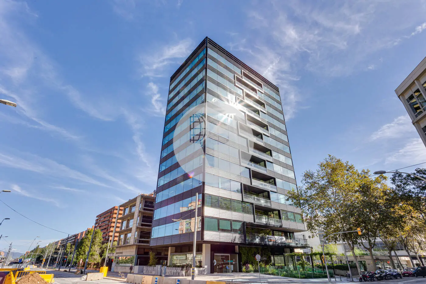 OFICINA PLUG & PLAY EN TORRE LLACUNA – TERRAZA PRIVADA Y VISTAS EN EL 22@ - imagen 35
