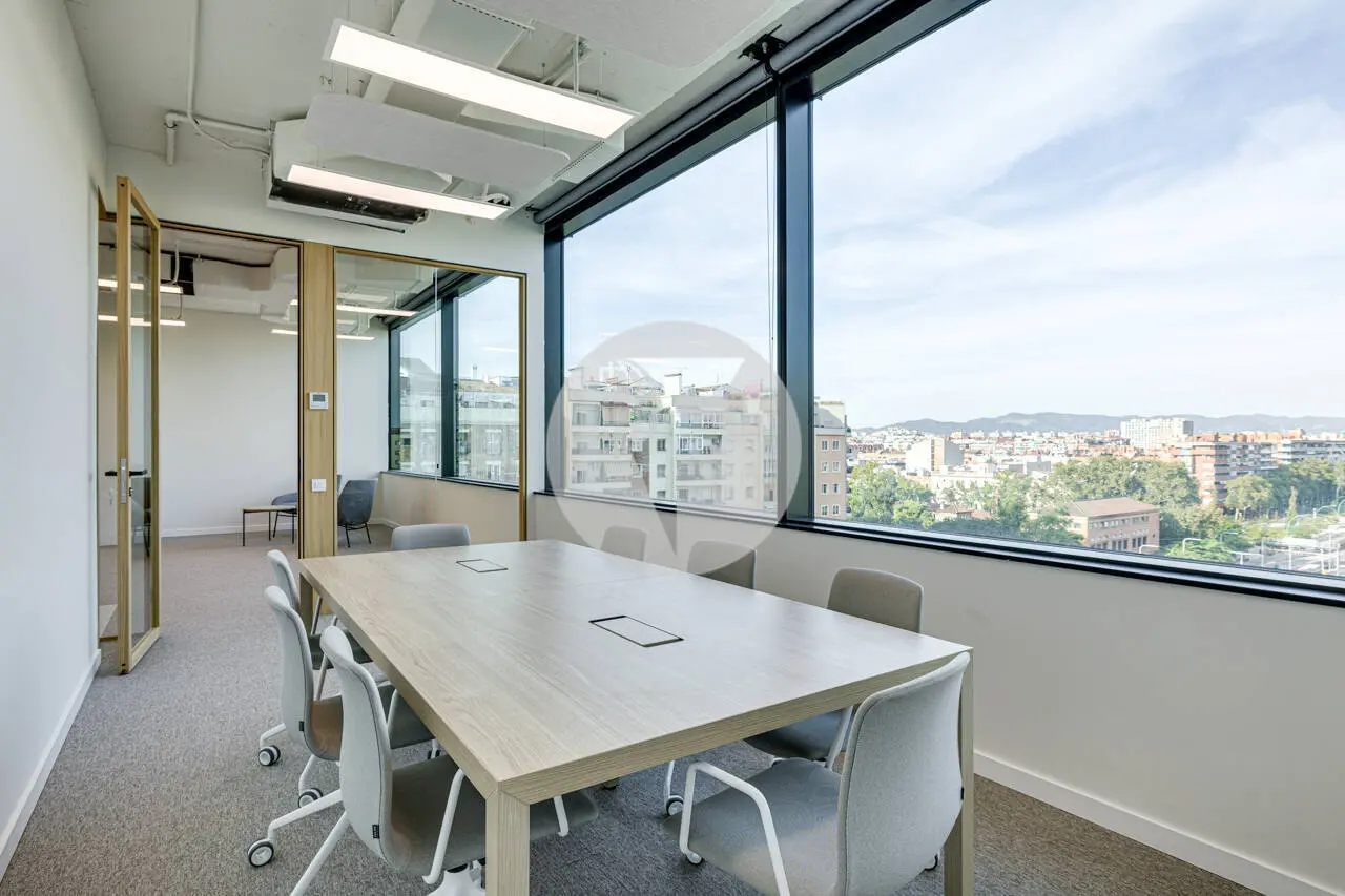 OFICINA PLUG & PLAY EN TORRE LLACUNA – TERRAZA PRIVADA Y VISTAS EN EL 22@ - imagen 11