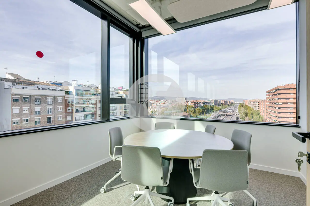 OFICINA PLUG & PLAY EN TORRE LLACUNA – TERRAZA PRIVADA Y VISTAS EN EL 22@ - imagen 18
