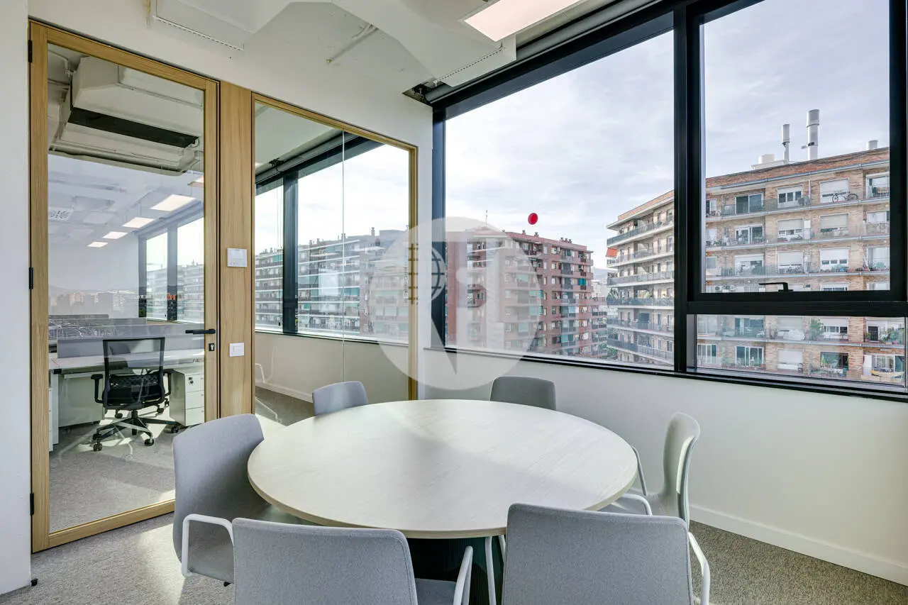 OFICINA PLUG & PLAY EN TORRE LLACUNA – TERRAZA PRIVADA Y VISTAS EN EL 22@ - imagen 10