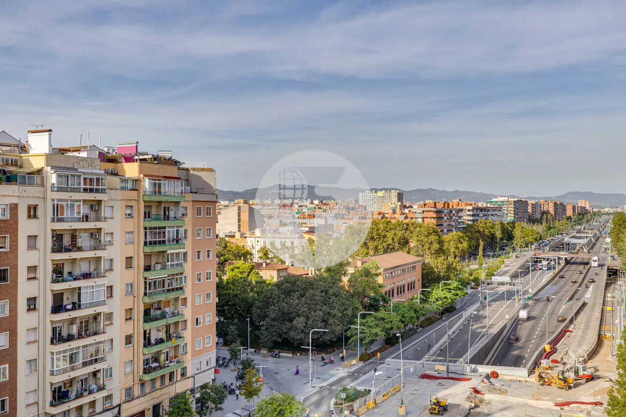 OFICINA PLUG & PLAY EN TORRE LLACUNA – TERRAZA PRIVADA Y VISTAS EN EL 22@ - imagen 40