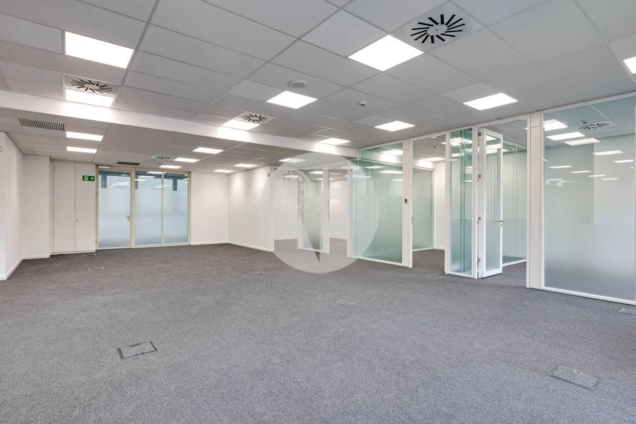 OFICINAS EN ALQUILER EN EL 22@ DE BARCELONA CON ROOFTOP - imagen 6
