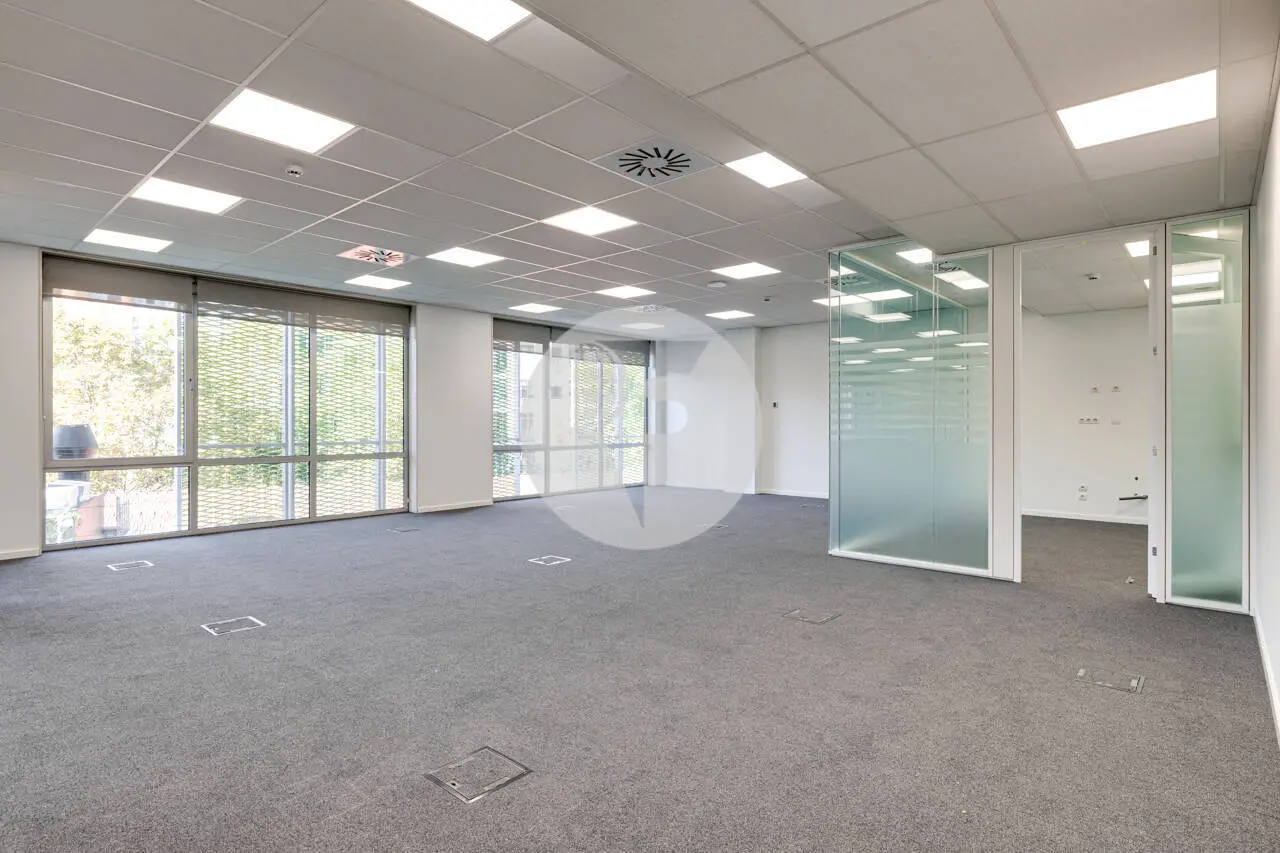 OFICINAS EN ALQUILER EN EL 22@ DE BARCELONA CON ROOFTOP - imagen 7