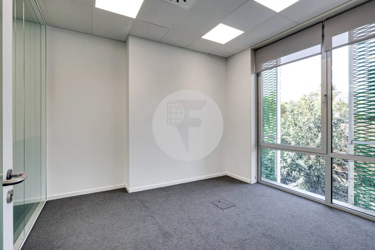 OFICINAS EN ALQUILER EN EL 22@ DE BARCELONA CON ROOFTOP - imagen 9