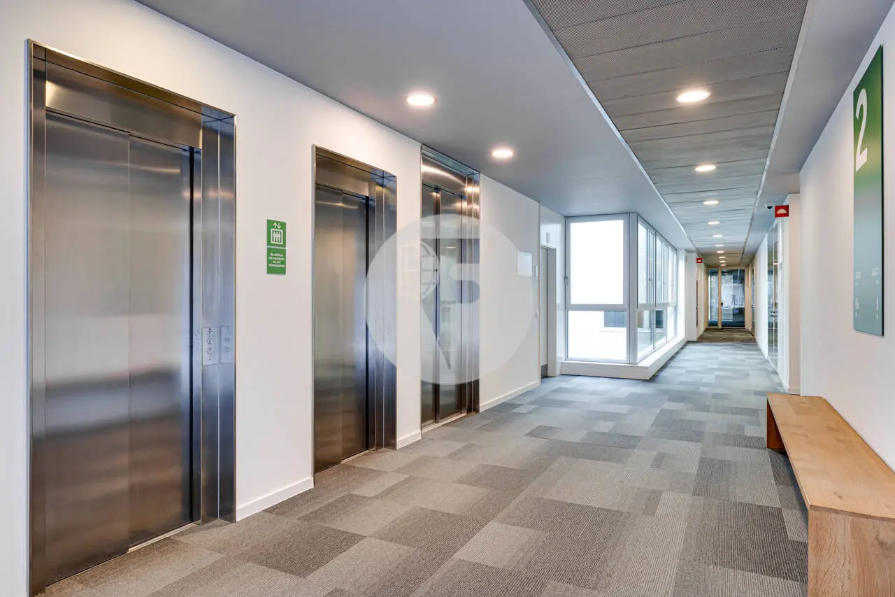 OFICINAS EN ALQUILER EN EL 22@ DE BARCELONA CON ROOFTOP - imagen 3
