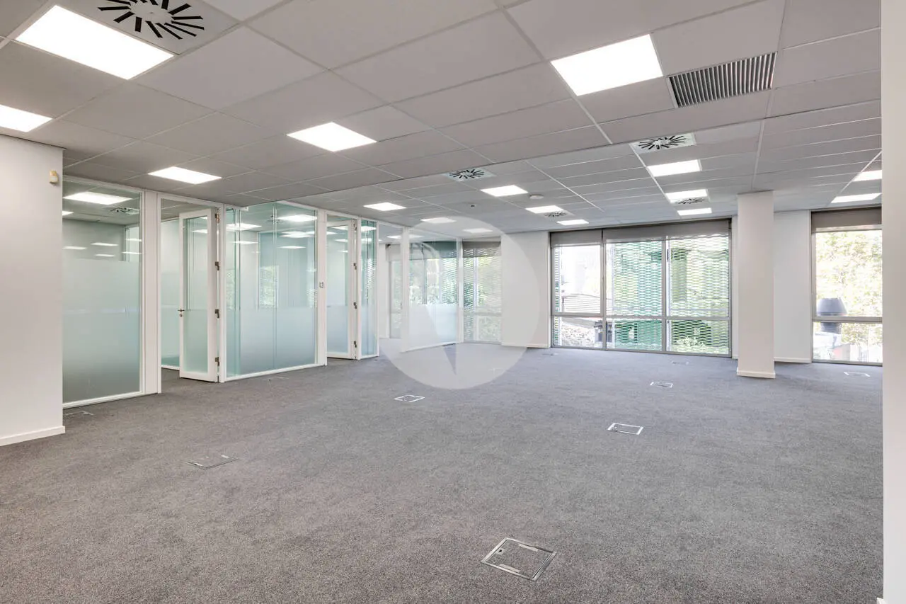 OFICINAS EN ALQUILER EN EL 22@ DE BARCELONA CON ROOFTOP - imagen 5