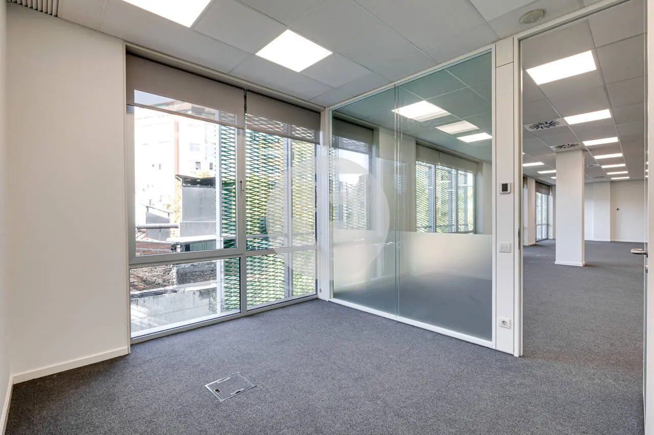 OFICINAS EN ALQUILER EN EL 22@ DE BARCELONA CON ROOFTOP - imagen 10
