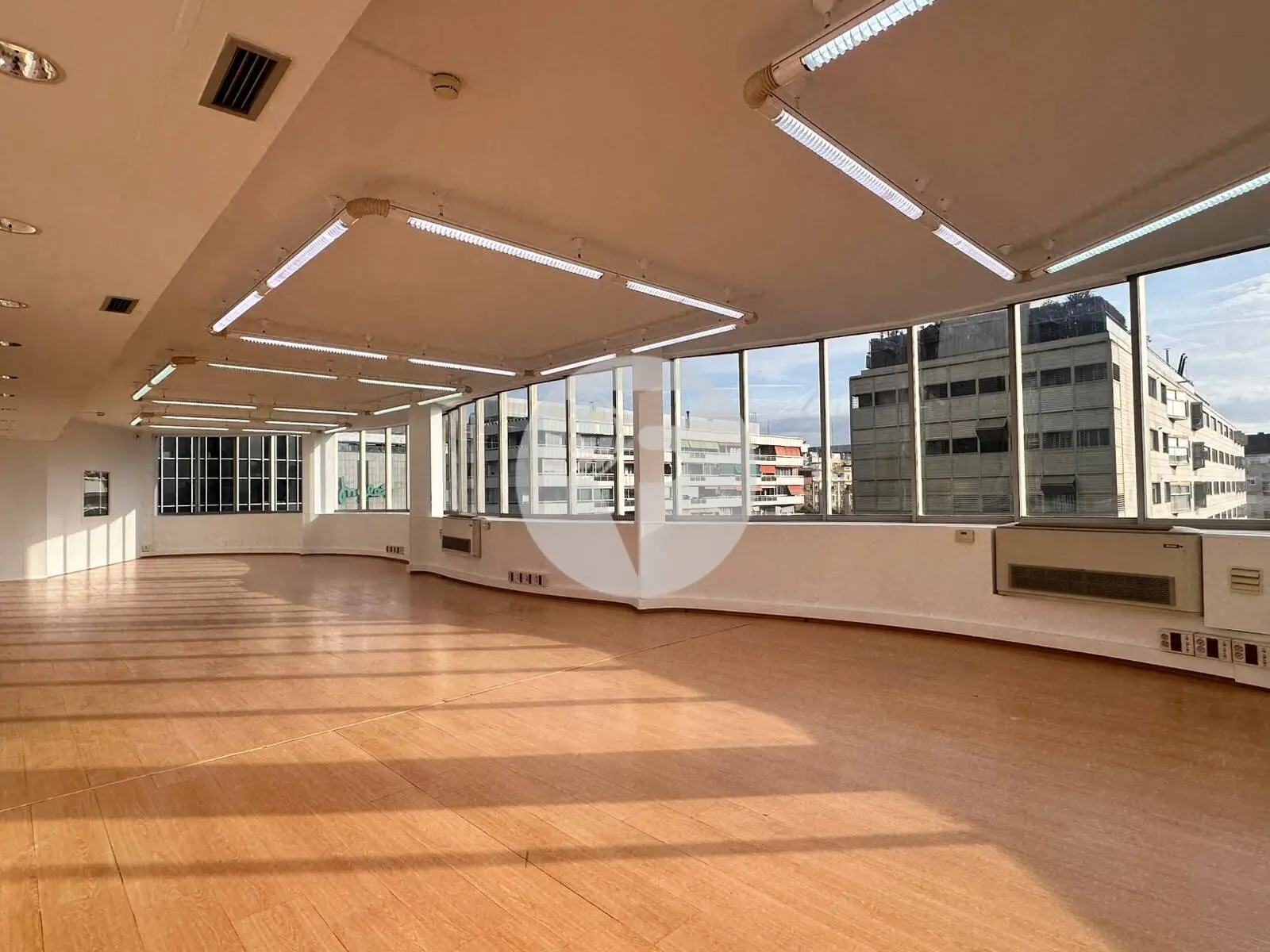 OFICINA EXTERIOR Y LUMINOSA EN ALQUILER EN TORRES TRADE, JUNTO A LA AVENIDA DIAGONAL - imagen 5