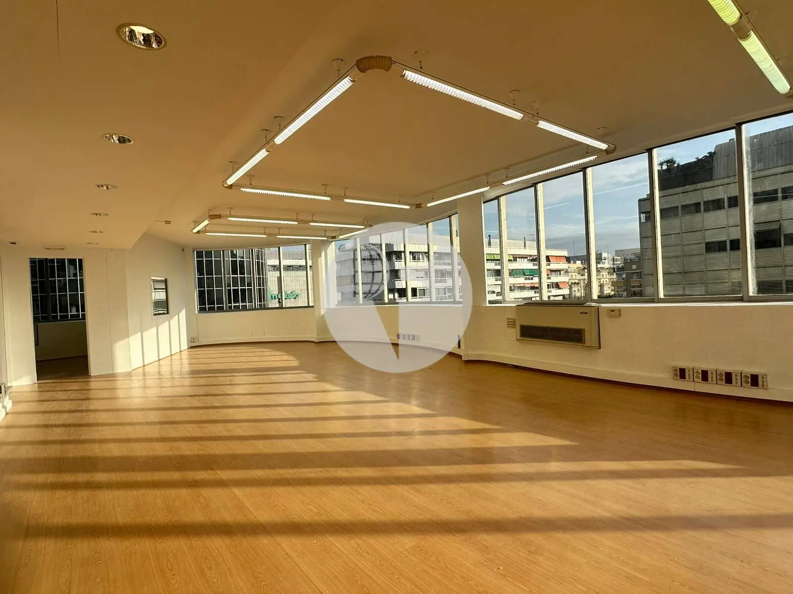 OFICINA EXTERIOR Y LUMINOSA EN ALQUILER EN TORRES TRADE, JUNTO A LA AVENIDA DIAGONAL - imagen 7