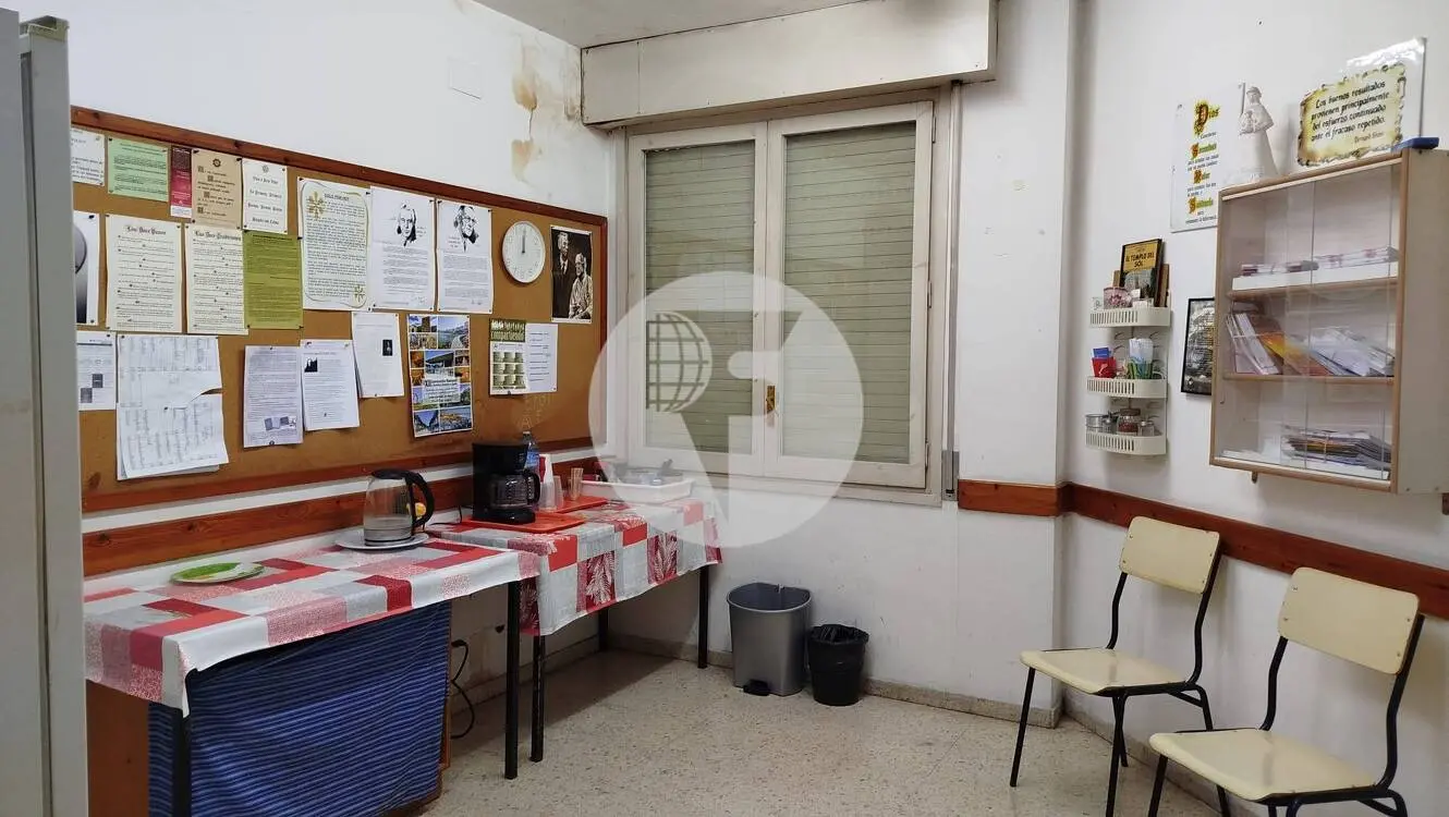 LOCAL EN ALQUILER EN POBLE-SEC CON TECHOS ALTOS Y AMPLIAS SALAS - imagen 7