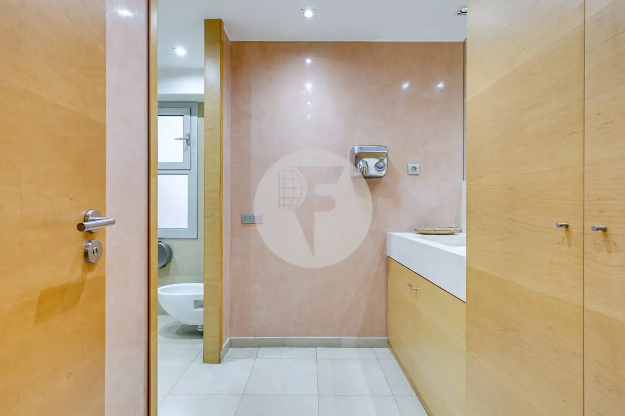 OFICINA PLUG&PLAY EN ALQUILER EN EL EIXAMPLE, JUNTO AL HOSPITAL CLÍNIC - imagen 18