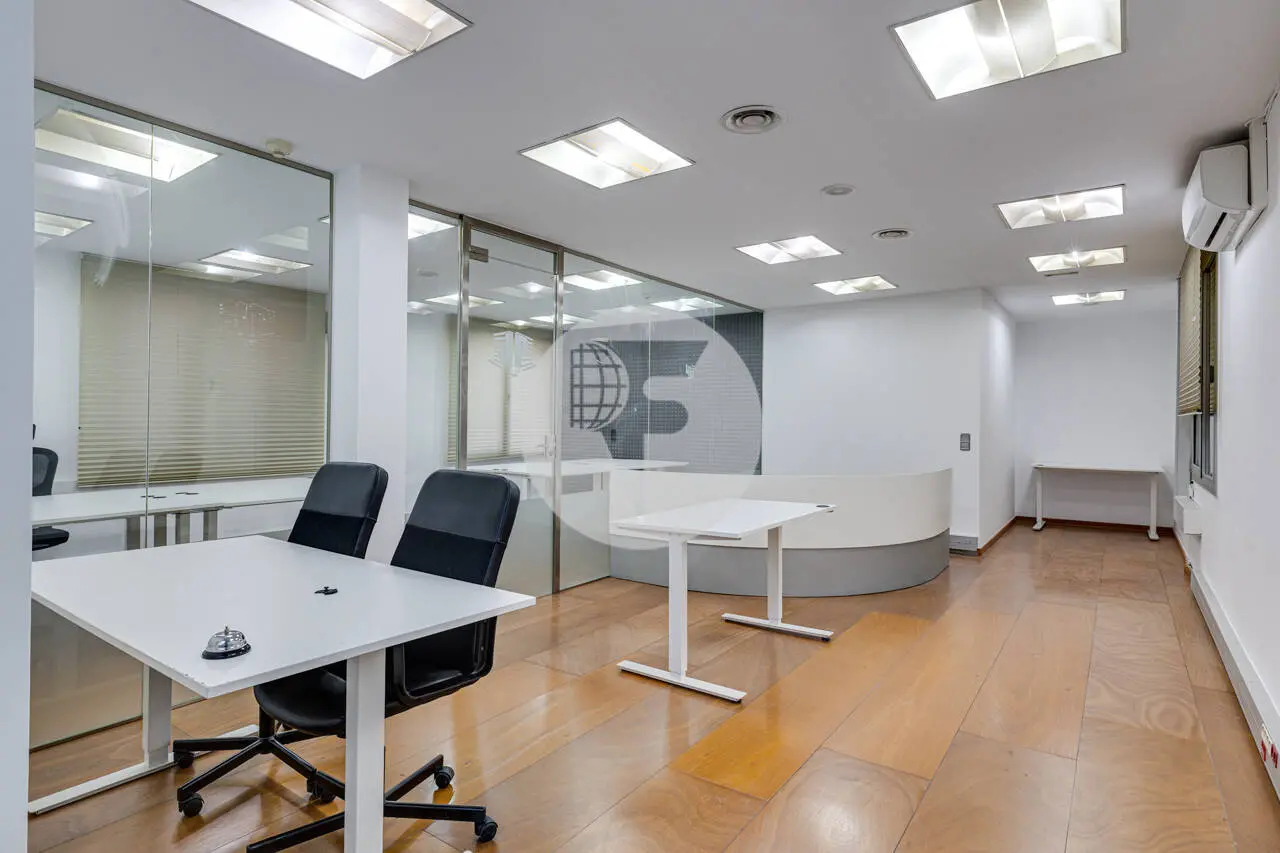 OFICINA PLUG&PLAY EN ALQUILER EN EL EIXAMPLE, JUNTO AL HOSPITAL CLÍNIC - imagen 5