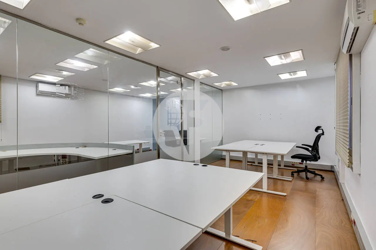 OFICINA PLUG&PLAY EN ALQUILER EN EL EIXAMPLE, JUNTO AL HOSPITAL CLÍNIC - imagen 13