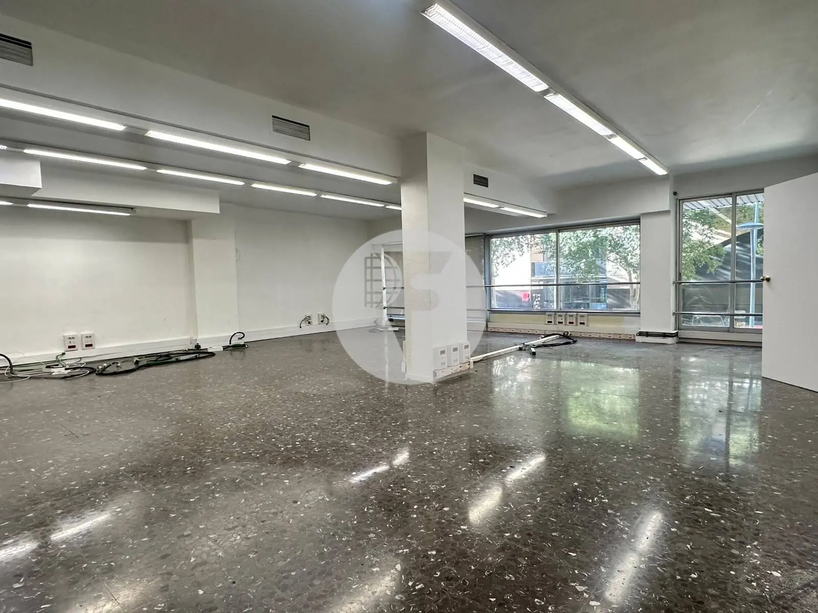 OFICINA EN ALQUILER EN COMTE BORRELL, BARCELONA, CON PARKING INCLUIDO - imagen 3