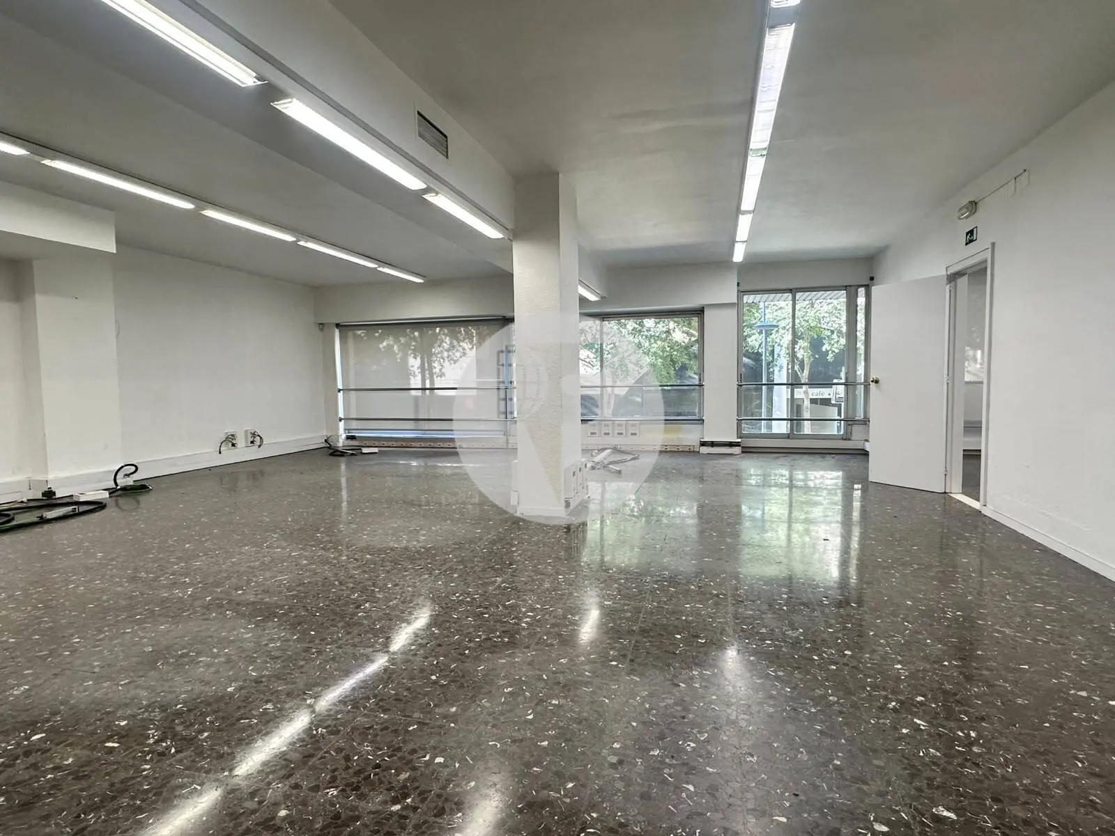 OFICINA EN ALQUILER EN COMTE BORRELL, BARCELONA, CON PARKING INCLUIDO - imagen 2