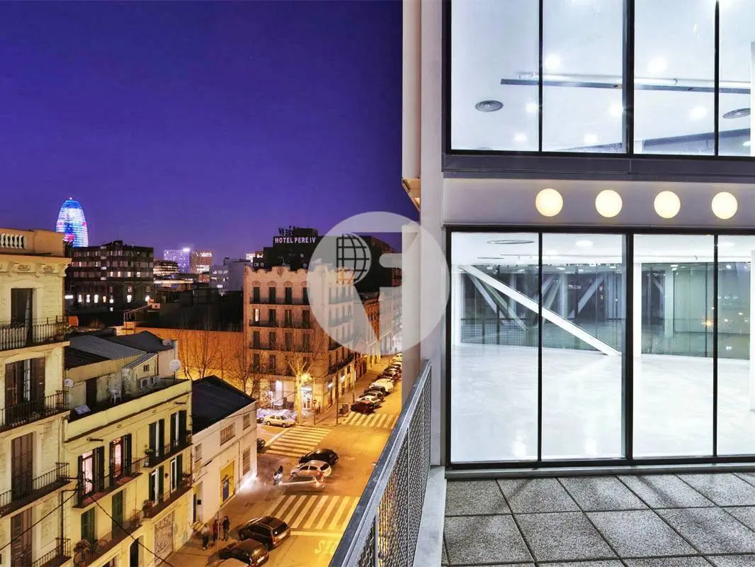 Oficina exterior y luminosa en alquiler en el distrito de 22@. Barcelona. 5