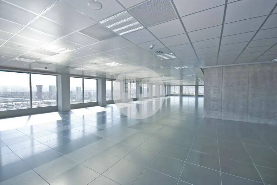 Oficina amb vistes panoràmiques a Torre Llevant. BCN Fira District. 8