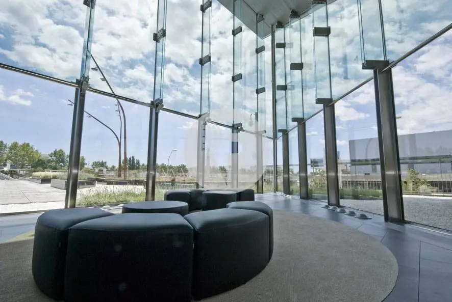 Oficina amb vistes panoràmiques a Torre Llevant. BCN Fira District. 5
